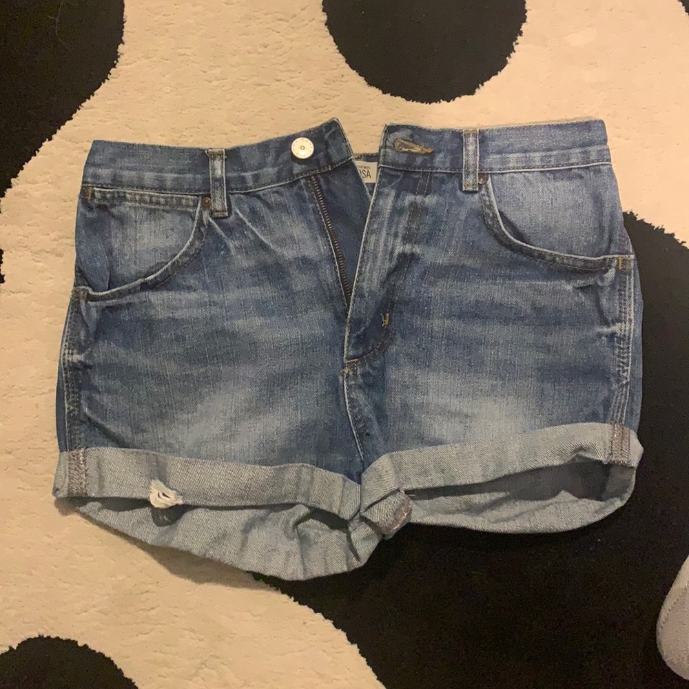 Top Shop Rosa Jean Shorts. Size 6 W 28